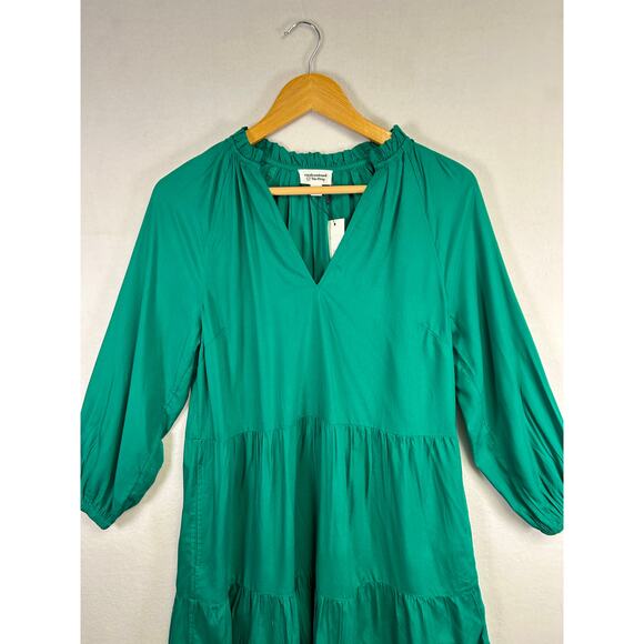 Woman's Green Long Sleeve Dress - Size XS Winter Holiday Feminine - Picture 3 of 10